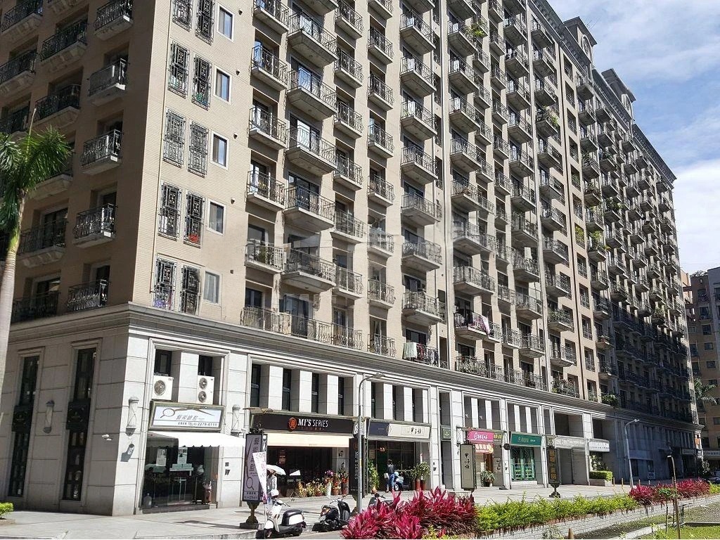 新莊舊城重劃區 – 羅浮宮 新莊舊城重劃區 – 羅浮宮